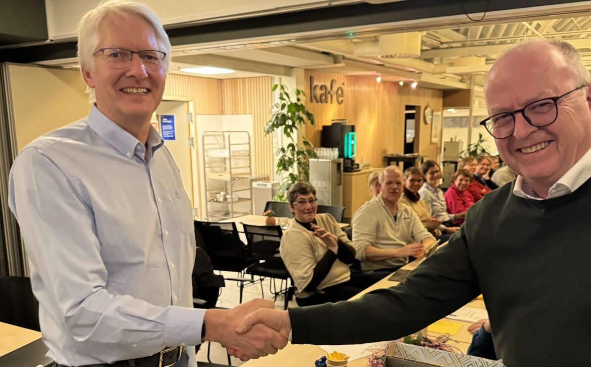 Frode Wold overlater roret til Ole Rygg